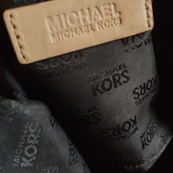 Michael Kors Snake Embossed Shoulder Bag - Picture 5 of 15